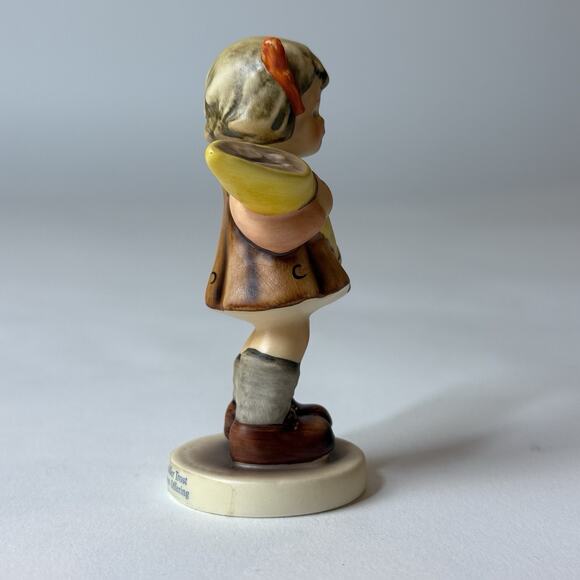 Goebel Hummel Figurine HUM 549 "A Sweet Offering" Orig Box - Hummel Club t90 - Picture 5 of 8